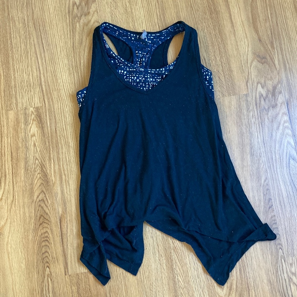 Flowy yoga top with built in bra